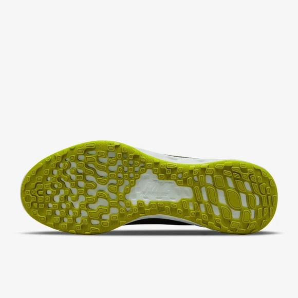 Nike Revolution 6 Next Nature Road Running Shoes - green (DC3728-300) new in box - Picture 7 of 9